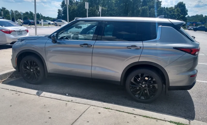 Mitsubishi Outlander — näidisauto